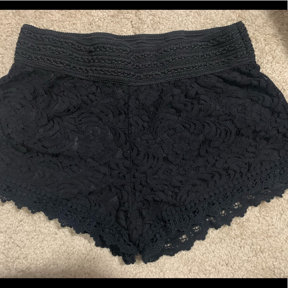 Black lace short